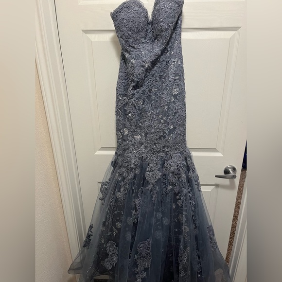 Sequined mermaid grey prom dress with no straps & has a floral design - Picture 1 of 2